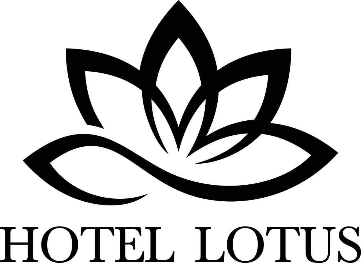 Lotus Hotel Chisinau Bagian luar foto