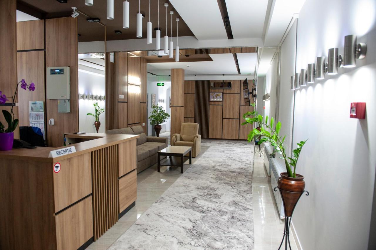 Lotus Hotel Chisinau Bagian luar foto