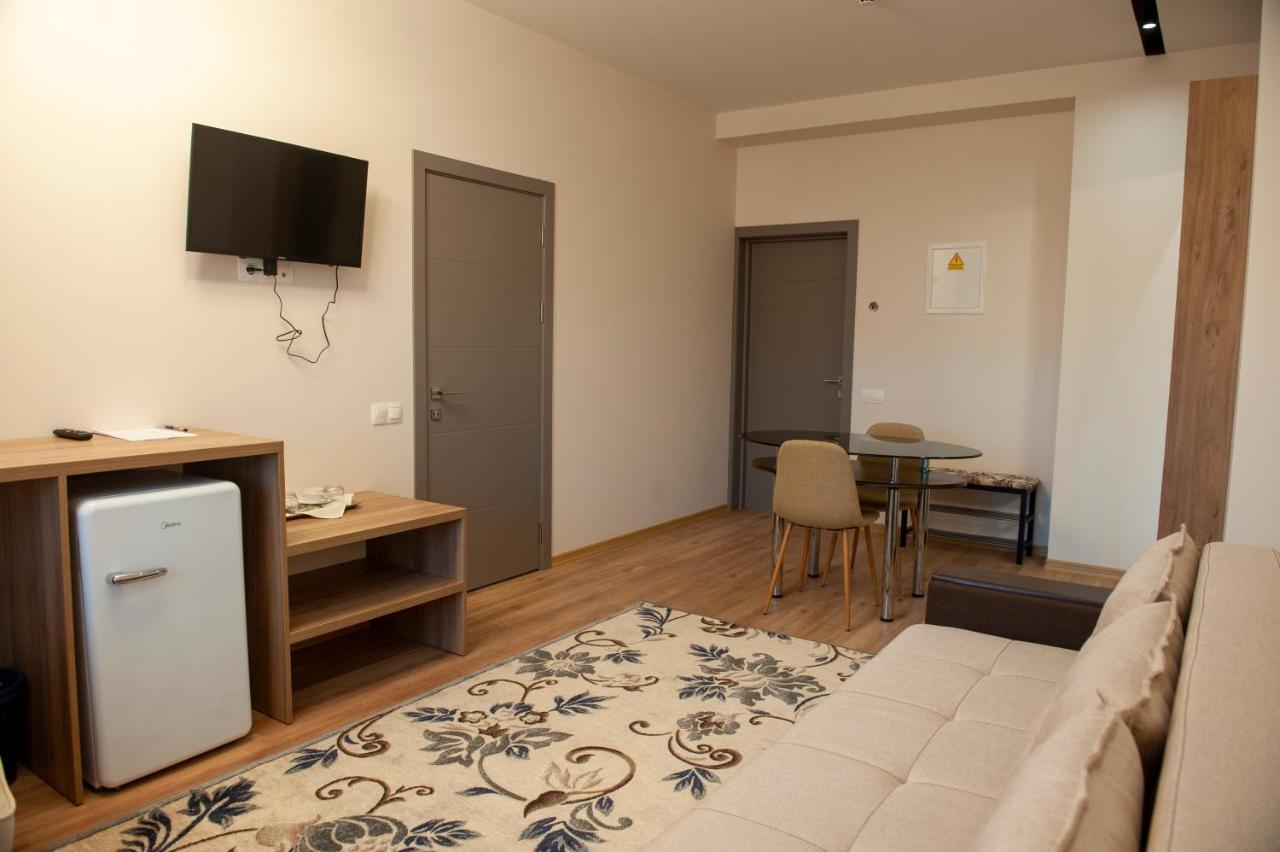 Lotus Hotel Chisinau Bagian luar foto