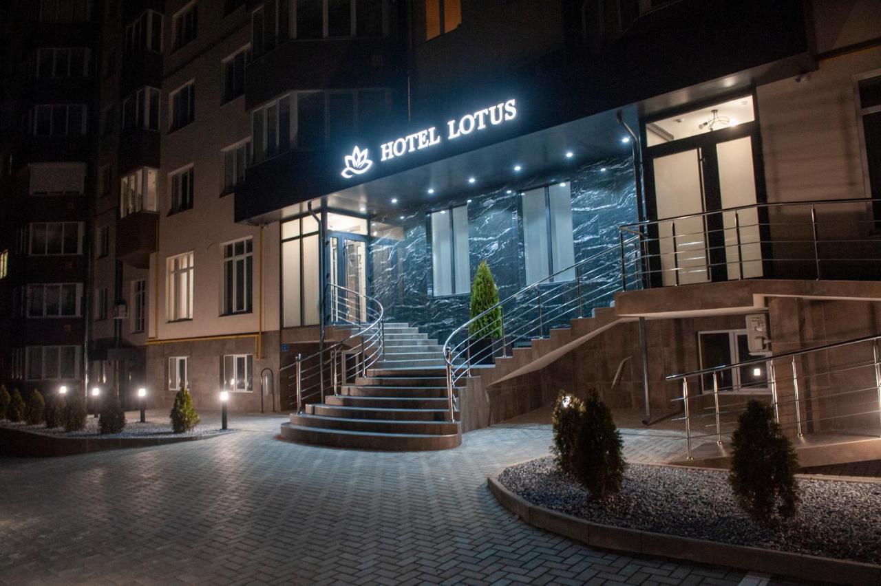 Lotus Hotel Chisinau Bagian luar foto