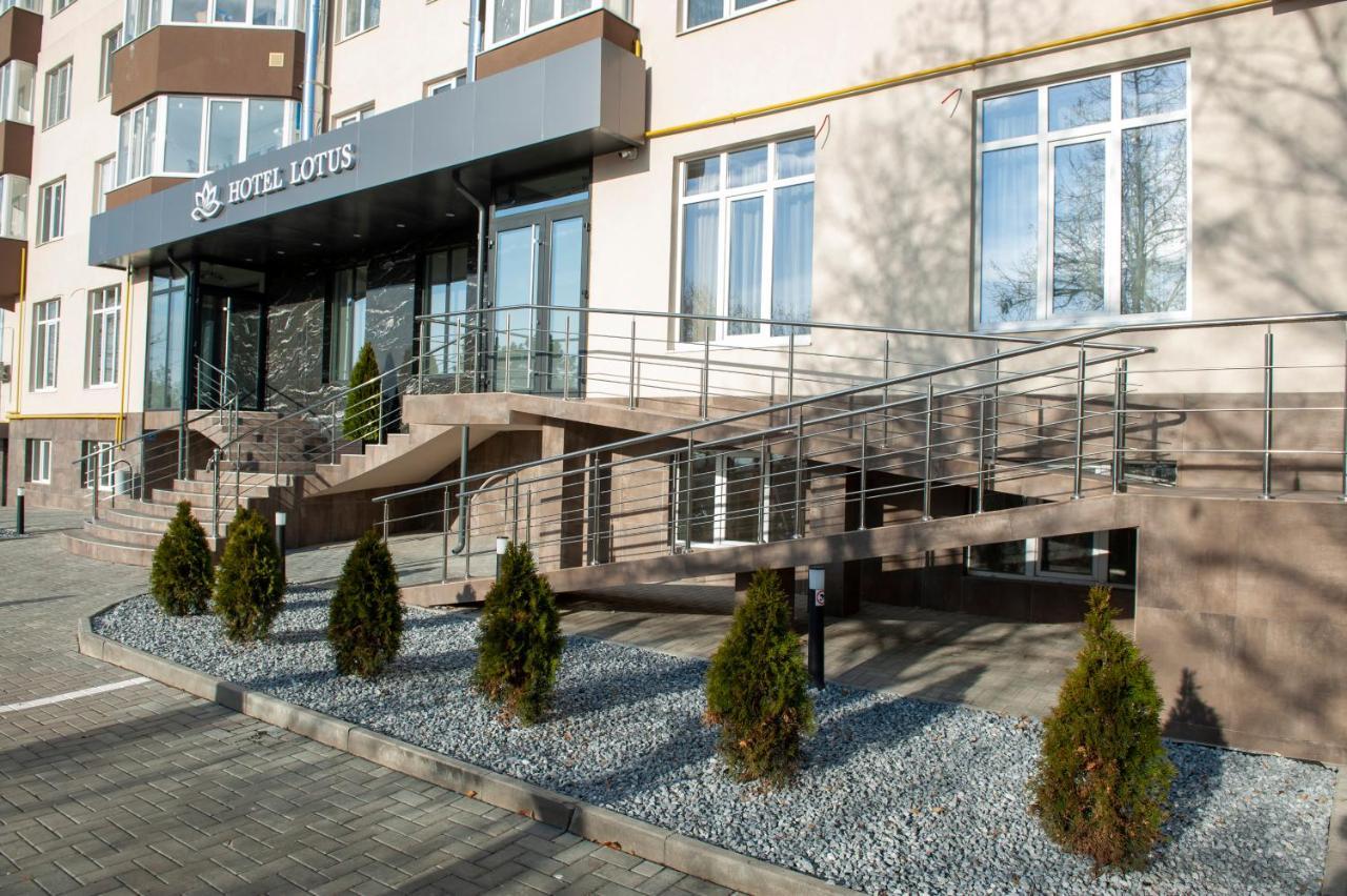 Lotus Hotel Chisinau Bagian luar foto