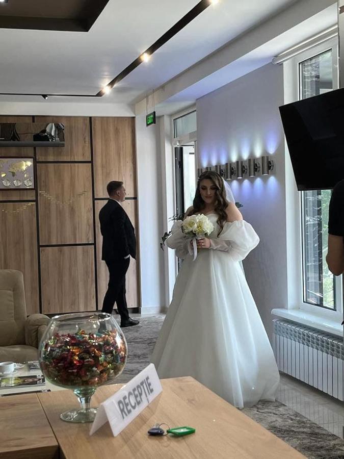 Lotus Hotel Chisinau Bagian luar foto